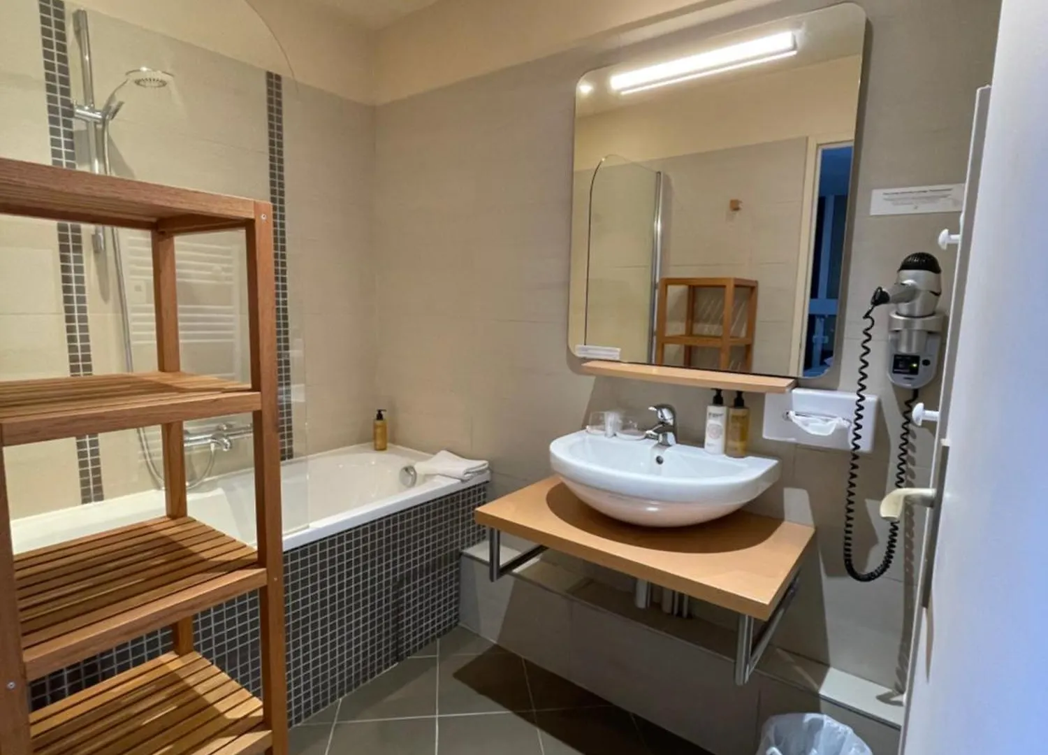 Demeures & Chateaux Le Pavillon D'Enghien, Vichy Centre Hotel